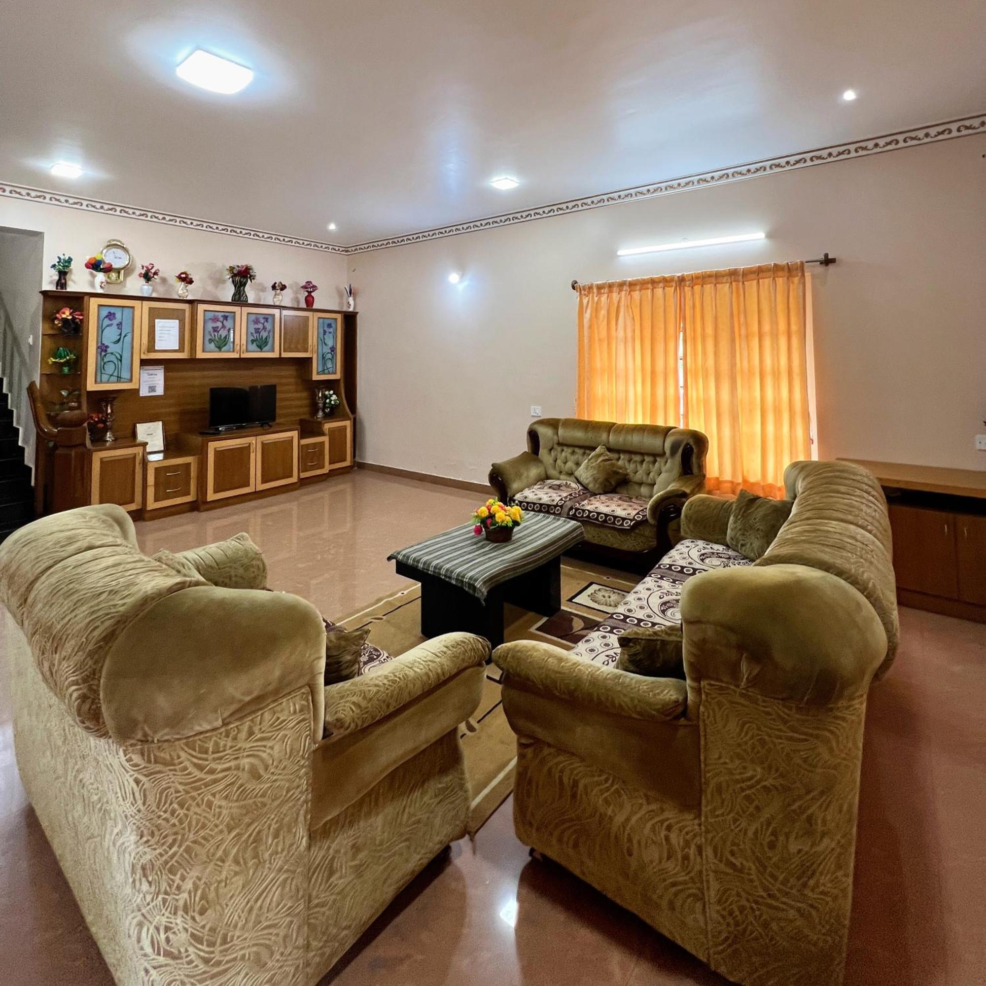 Chill Inn - Families Only Ooty Exterior photo