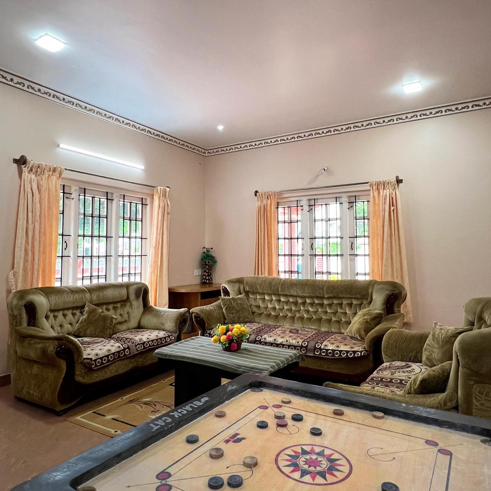Chill Inn - Families Only Ooty Exterior photo